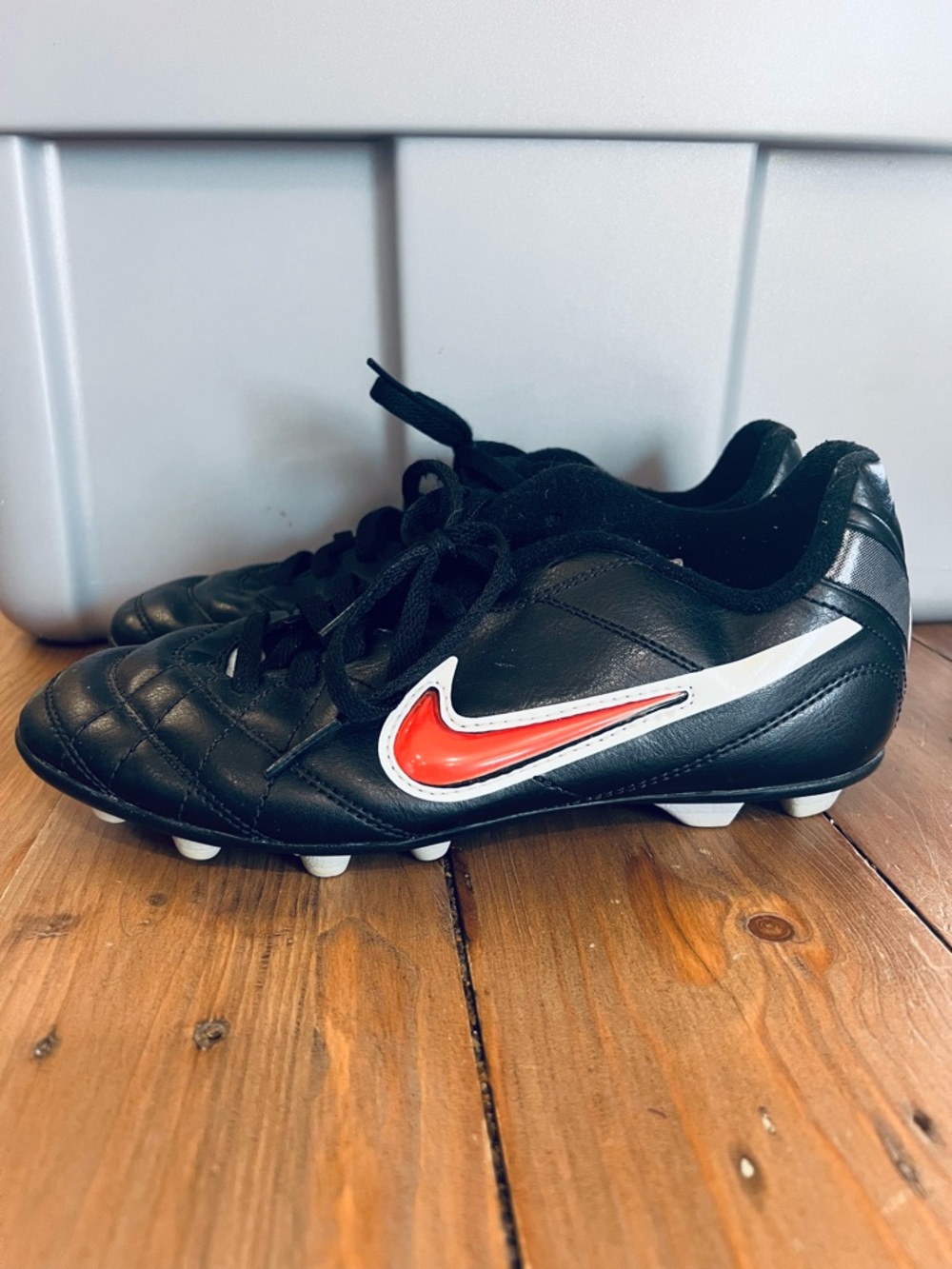 Nike Soccer Cleats Size 4 Youth